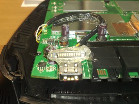 Linksys WRT 610N. Консольный провод3.